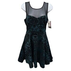 Trixxi Mini Dress Women's Size Large Hunter Green Black Velvet Short Sleeve NWT